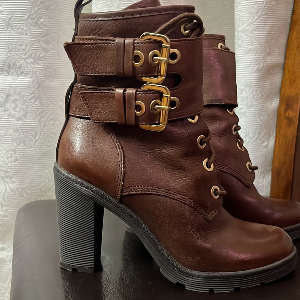 Guess leather boots